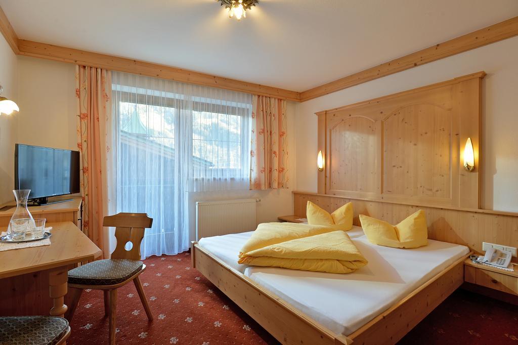 Hotel Garberwirt Hippach Exterior photo